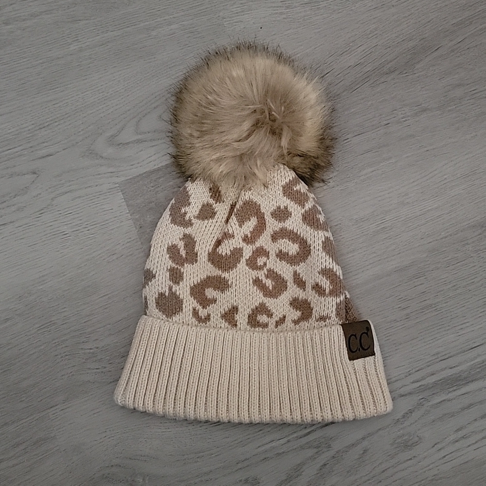 NWOT Leopard Print CC Beanie With‎ Large Pom Pom